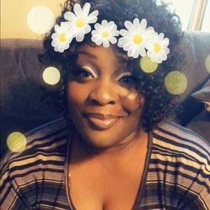 Meet your Posher, Valarie